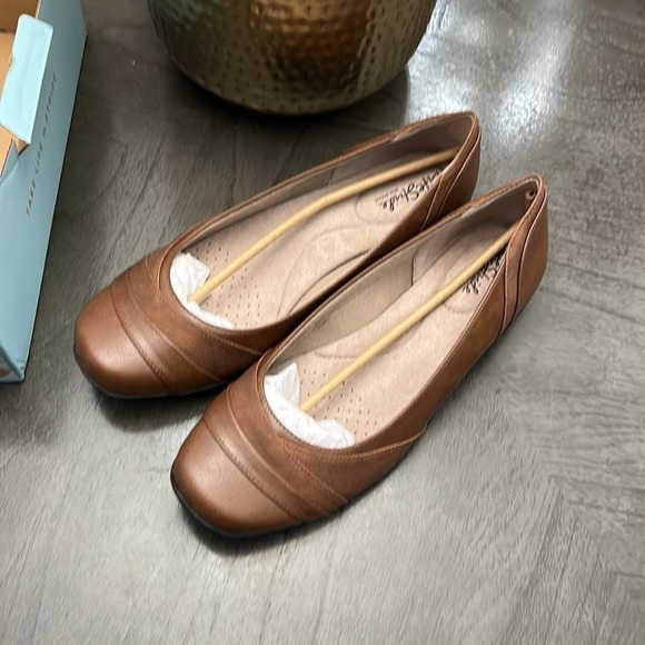 LifeStride Dig Flat (NARROW) - Picture 8 of 11